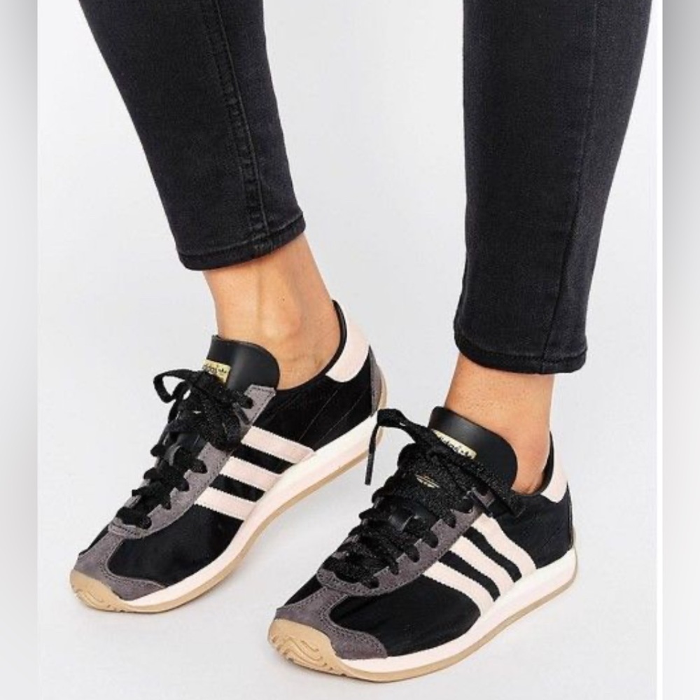 🚫SOLD🚫 adidas Country OG Women's trainers